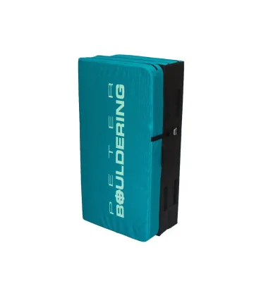 Peter bouldering Fatman crashpad